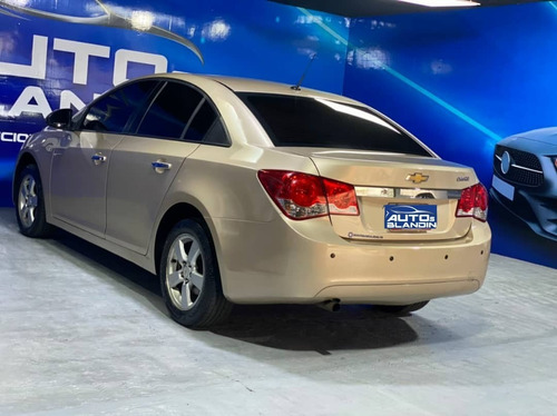 Imagen 2 de 7 de Chevrolet Cruze