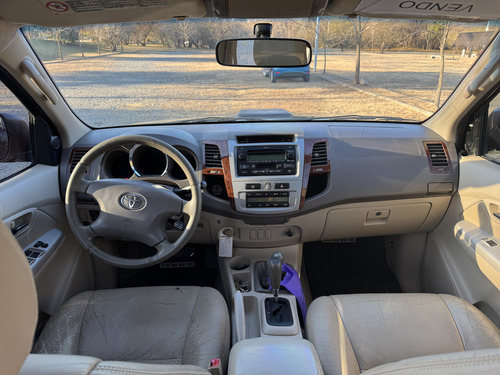 Toyota Hilux SW4 3.0 SRV 4x4 CUERO AT