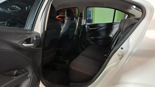 Fiat Cronos 1.8 Precision
