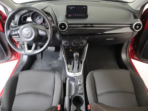 Mazda 2 Touring Sdn 1.5 At