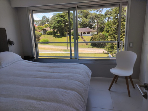 Imagen 1 de 8 de Excelente Apartamento Frente Al Mar En Alquiler En Temporada. Consulte Precio.