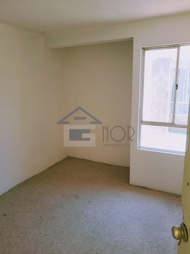 501.b1.vr.3. Casa En Heroes De Tecámac Ii Con 2 Recamaras 1 Baño, Cajon De Estacionamiento Tambien Cuenta Con Dos Niveles, Patio Trasero , Buena Ventilación E Iluminación Con Supermercados Cercanos