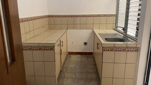 Imagen 4 de 9 de Rento Apartamento Zona 4 Mixco