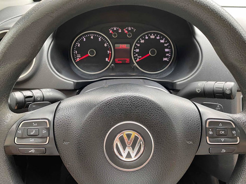 Imagem 4 de 14 de Volkswagen Voyage 1.6 Vht Comfortline Total Flex I-motion 4p
