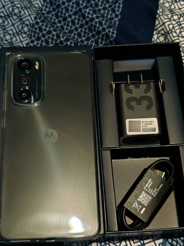 Motorola Edge 30 Dual Sim, Libre De Fabrica, 8/128 + Fundas Originales De Regalo (Usado)