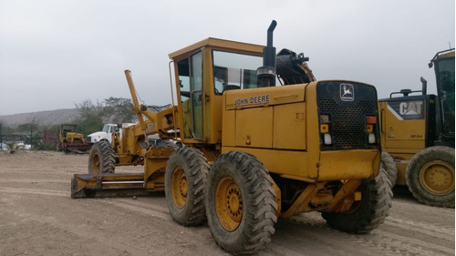 Motoconformadora John Deere 670b