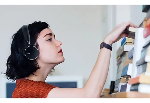 Audífono Inalámbrico Akg Y500 Bluetooth Diadema Samsung Color Negro