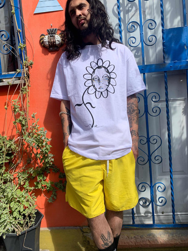 Playera Estampada En Serigrafía De Flor