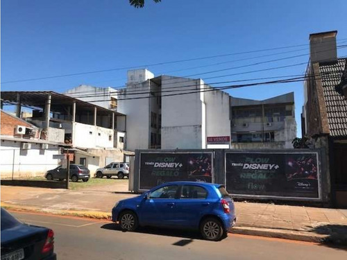 Vendo Muy Amplio Terreno Centrico .