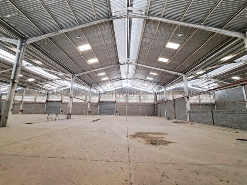 Galpón Industrial En Alquiler En Barquisimeto Zona Industrial Ii Posee 2.000m2 Vigilancia Las 24 Horas Tanque Subterraneo Alta Seguridad! Cod 25 10338 Comunícate Soy Gabi Irastorza