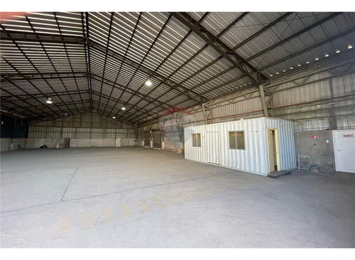 Bodega 700 M2 Caletera Varoli - 70 Uf Mas Gtos Com