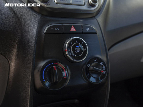 Imagen 15 de 25 de Hyundai Hb20s Comfort Extra Full 1.6 | Permuta / Financia