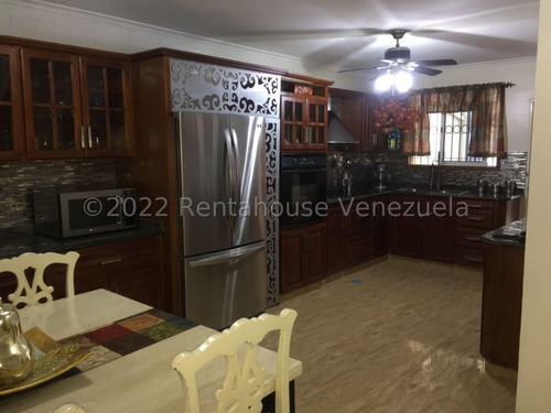 Imagen 19 de 30 de Casa En Venta En La Rosaleda Este De Barquisimeto Lara 0-4-2-4-5-9-3-7-5-4-2 Código Mls Rent-a-house: 22-20967, Cuenta Con 3 Habitaciones, 3 Baños, 156 Mts2, Conjunto Privado