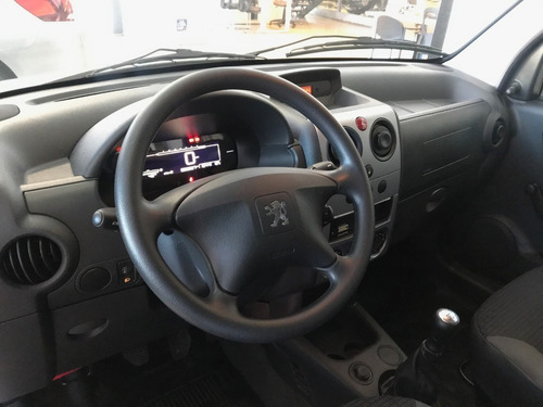 Imagen 13 de 15 de Peugeot Partner 2023 1.6 Furgon Confort