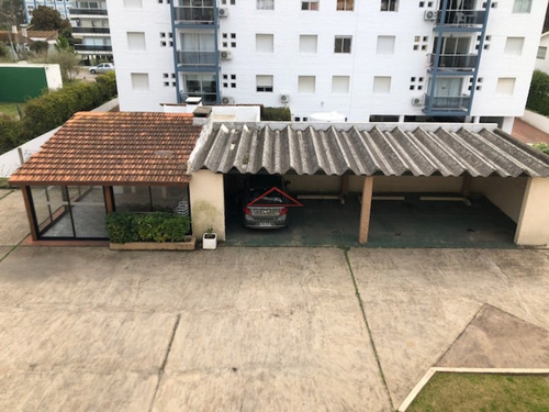 Confortable Apartamento En Aidy Grill!!! De 1 Dormitorio, Baño, Cocina, Living-comedor Y Cochera Techada. Consulte !!!!!!!- Ref: 5300