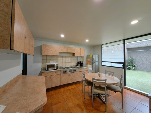 Casa Con Uso De Suelo Para Oficinas En Col. Acacias