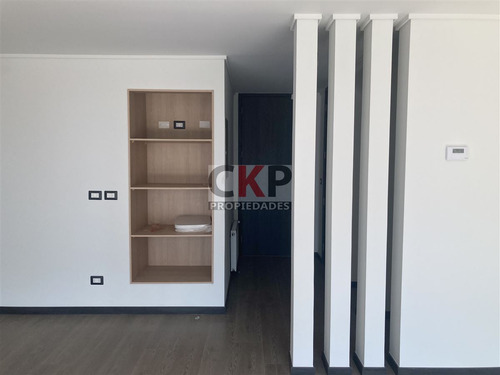 Townhouse En Venta De 4 Dorm. En Las Condes