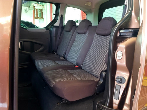 Imagen 11 de 13 de Peugeot Partner Tepee 2014 1.6 Outdoor Mt