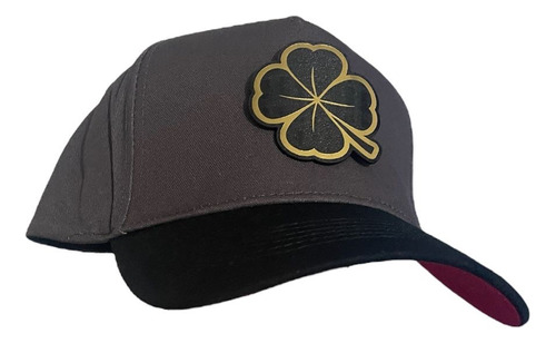 Gorra Negra Con Placa Dorada Trébol De La Suerte Premium