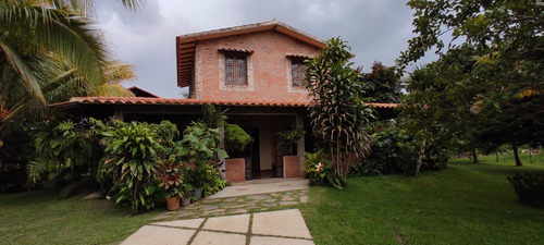 Aguirre Casa De Campo Amoblada Paola C