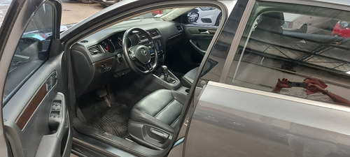 Volkswagen Vento Luxury 2.5 Tip Tronic 2016