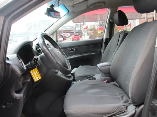 Kia Carens RONDO EX 4X2 2000CC MT AA