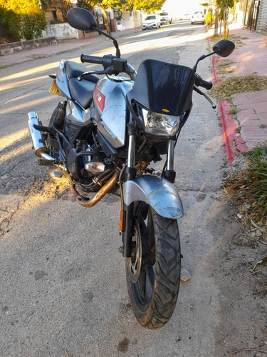 Imagen 2 de 5 de Bajaj 2010