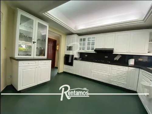 Casa En Arriendo/venta En El Poblado. Cod V9967