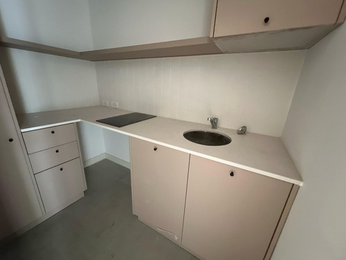 Venta Oficina C/cochera Y Balcón- P. Leloir