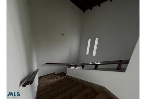 Casa En 2do Piso Con Espacios Amplios(mls#252985)