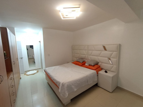 Imagen 16 de 24 de Fg Apartamento Moderno En Los Mangos, Calle Cerrada. Res. Alameda