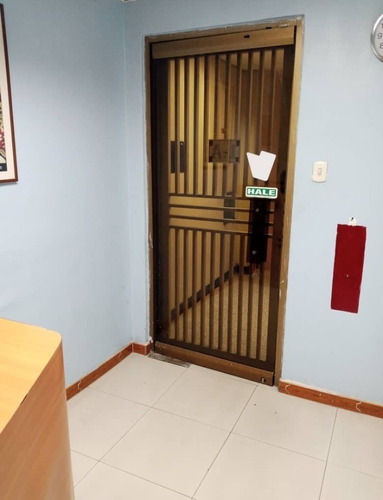Imagen 1 de 10 de Se Vende Local Para Consultorio 67m2 Esquina De Padre Sierra