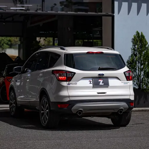 Ford Escape titanium 2.0