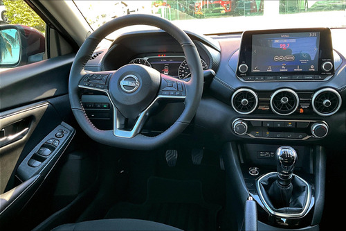 Nissan Sentra 2.0 Advance Mt