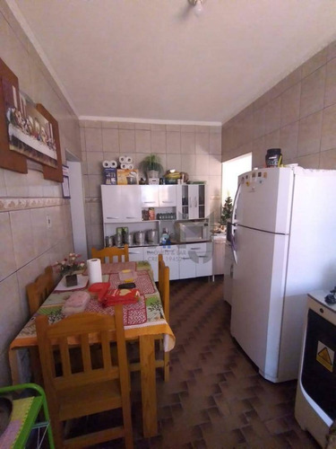Casa Com 3 Dormitórios, Sala, Cozinha, Banheiro, Churrasqueira Coberta E Com Banheiro... - Ca0056