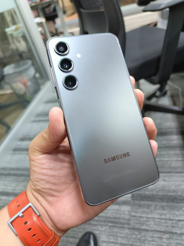 Samsung Galaxy S24, Galaxy Ai, Negro Onyx, 8gb Ram 256gb (Usado)