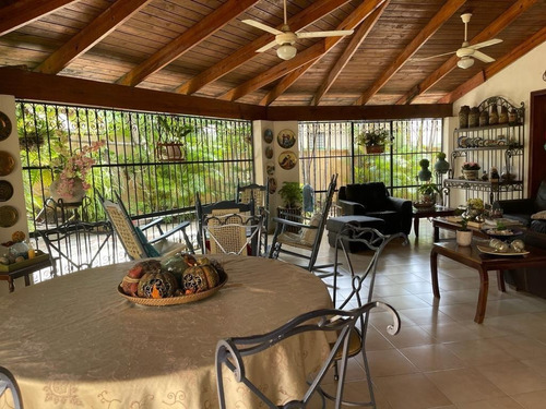 Imagen 10 de 24 de Preciosa Casa En Venta En Villa Olga