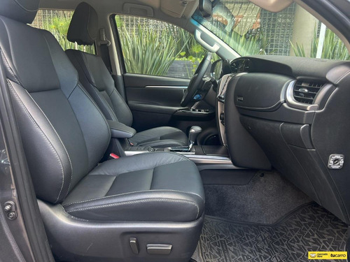 Imagen 22 de 25 de Toyota Fortuner Srv 4x4 2.7 Gasolina Entrega Inmediata Estre