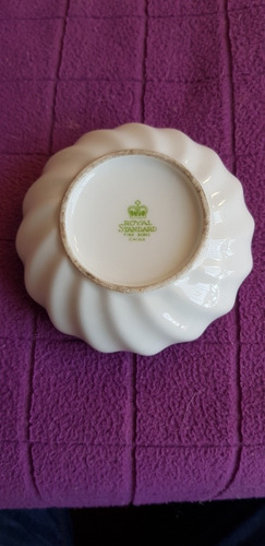 Imagen 3 de 4 de Cenicero Porcelana Royal Stantard Fine Bone China