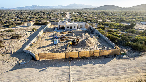 D34 Ave Sierra Vista, Casa Buenos Dias