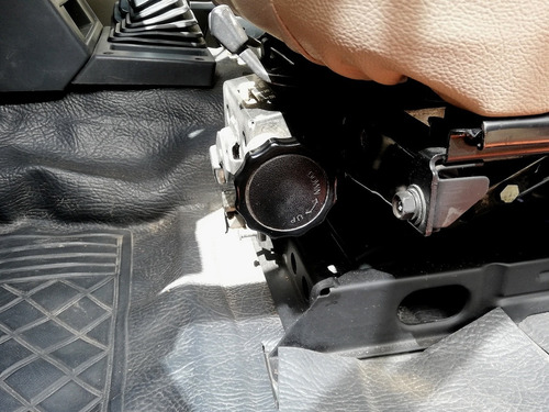 Mitsubishi Montero 1986 2.6 L042 Lona