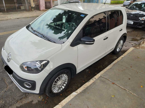 Imagem 1 de 8 de Volkswagen Up! 2017 1.0 Track 5p