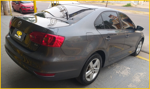 Volkswagen Vento 2.5 Luxury 170cv 2013