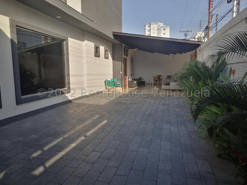 Impecable Casa En Venta, Urb La Soledad, Las Delicias, Maracay 23-4213 Jecg 