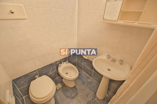 Imagen 12 de 16 de Apartamento Venta Punta Del Este, 2 Dormitorios Y Parrillero Propio