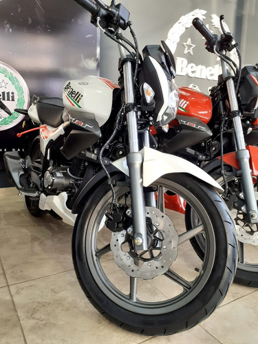 Imagen 9 de 15 de Benelli Tnt 15