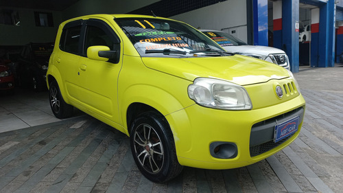 Fiat Uno Uno Vivace 1.0 8V (Flex) 4p