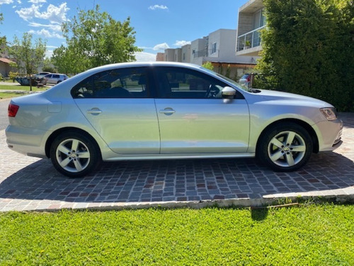 Volkswagen Vento 2.5 170hp Advance Tip Plus, Triptonic 2015