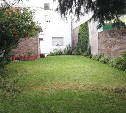 Chalet 5 Amplios Ambientes Con Extenso Parque