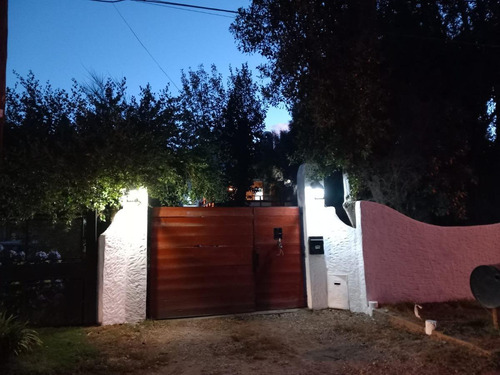 Casa En Venta - 5 Dormitorios 3 Baños 5 Cocheras - 760mts2 - San Carlos De Bariloche